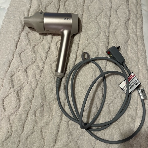 shark HD102C blow dryer | brand new - Picture 2 of 3